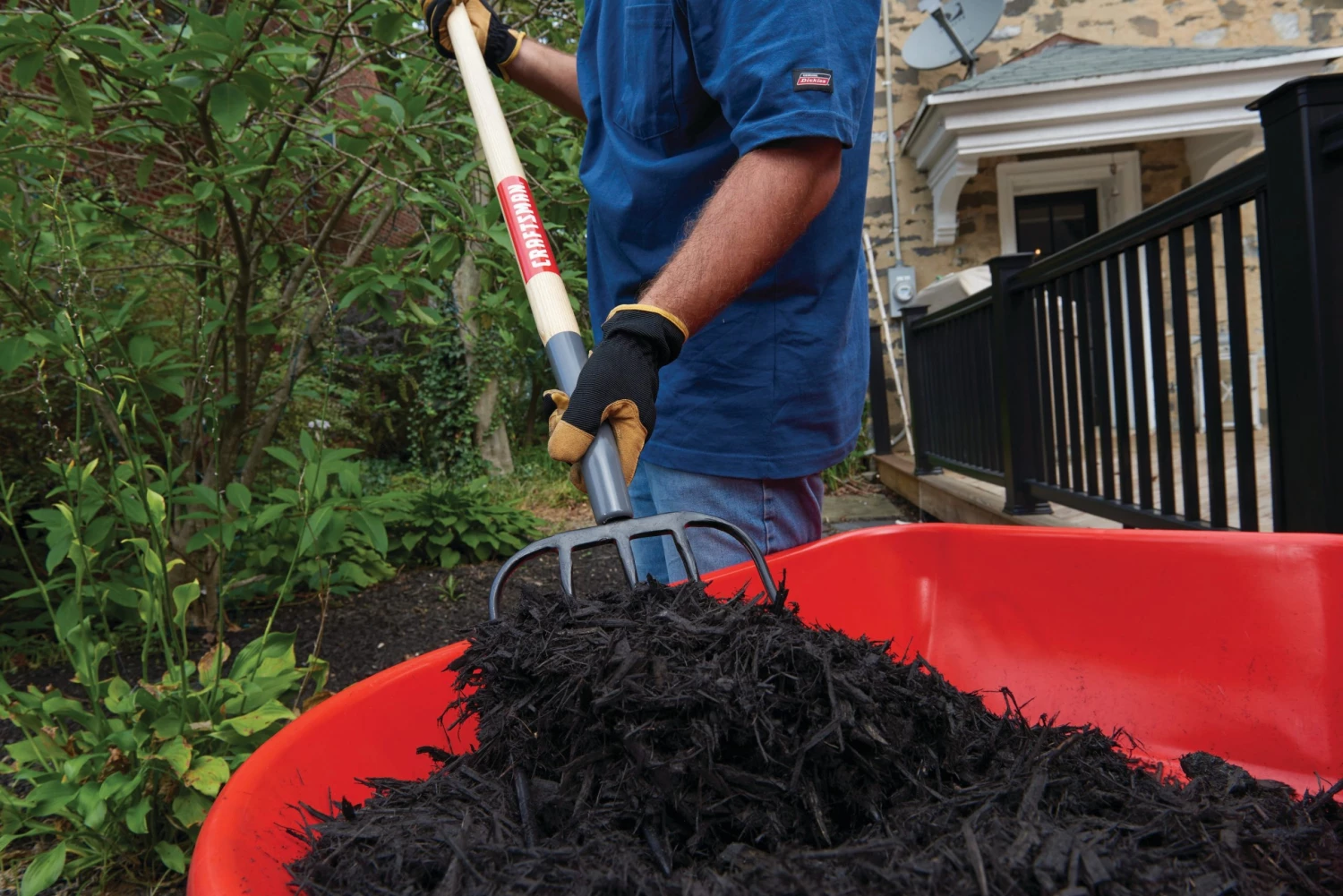 CRAFTSMAN Lawn & Garden Hand Tools 54-in L Wood-handle Forged Manure Fork 2 CRAFTSMAN Lawn & Garden Hand Tools 54-in L Wood-handle Forged Manure Fork - Image 2