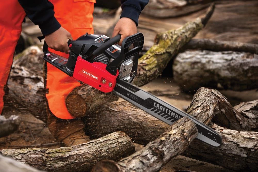 CRAFTSMAN Chainsaws & Pole Saws S205 20-in 46-cc 2-cycle Gas Chainsaw 6 CRAFTSMAN Chainsaws & Pole Saws S205 20-in 46-cc 2-cycle Gas Chainsaw - Image 6