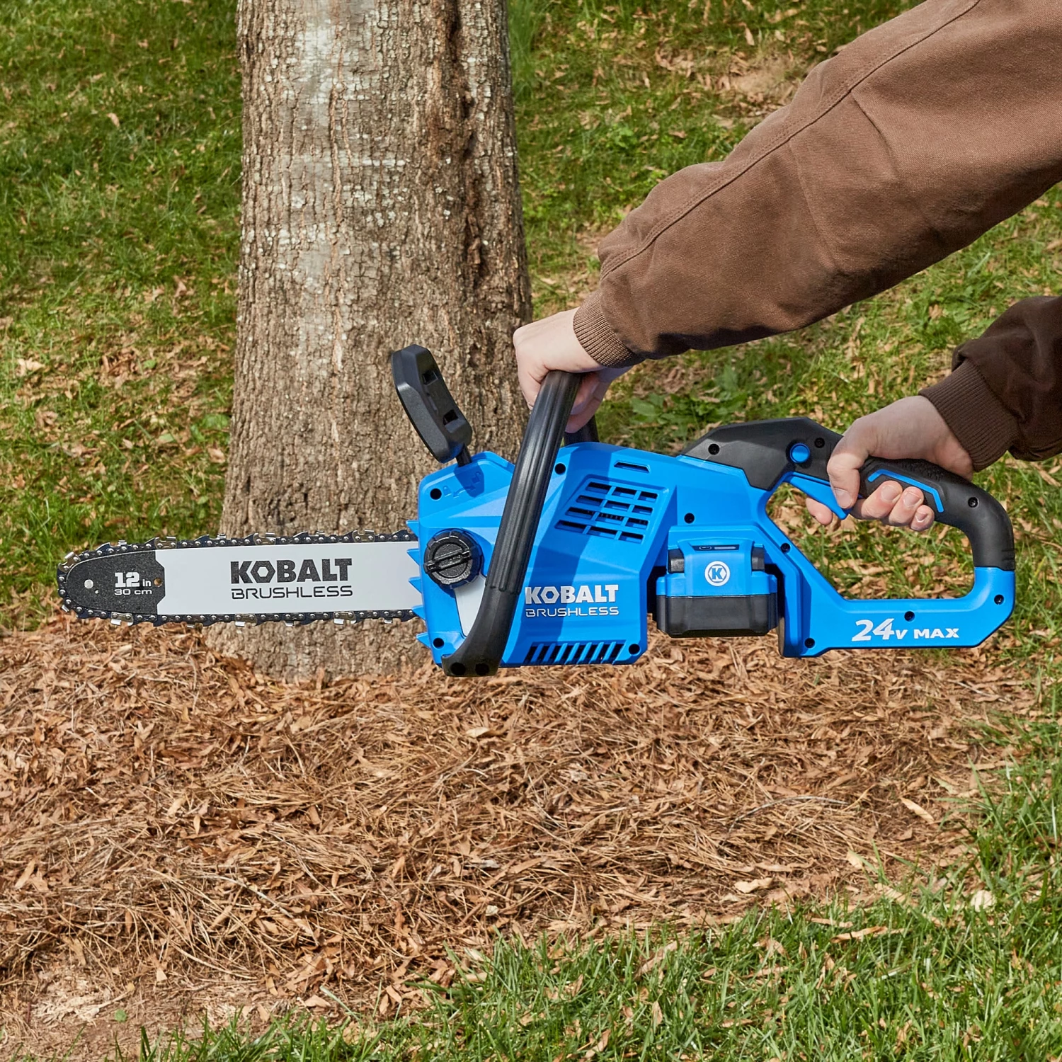 Kobalt Chainsaws & Pole Saws 24-Volt 12-in Brushless Cordless Electric Chainsaw 4 Ah (Battery & Charger Included) 2 Kobalt Chainsaws & Pole Saws 24-Volt 12-in Brushless Cordless Electric Chainsaw 4 Ah (Battery & Charger Included) - Image 2