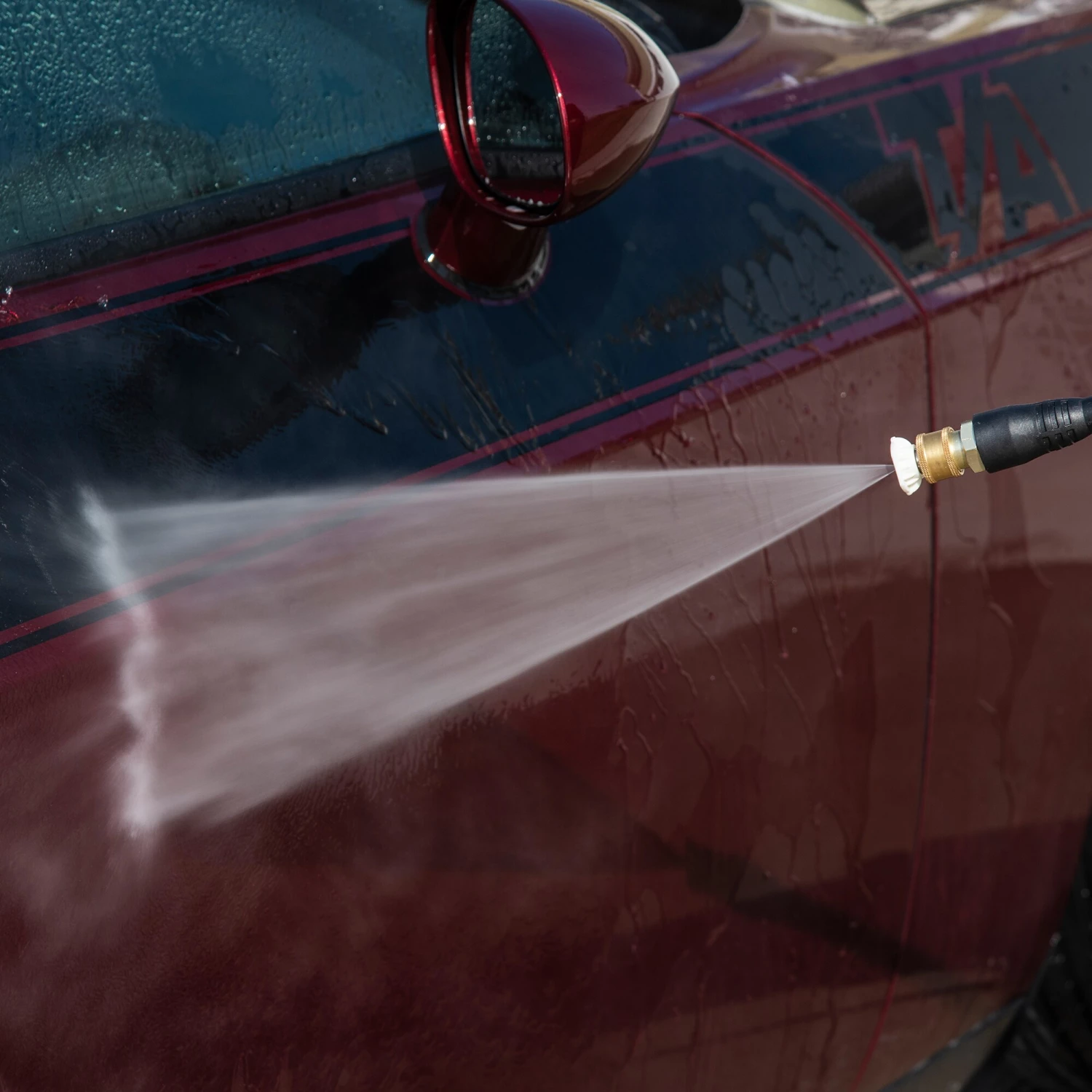 Greenworks Pressure Washers 1800 PSI 1.1-Gallon Cold Water Electric Pressure Washer 10 Greenworks Pressure Washers 1800 PSI 1.1-Gallon Cold Water Electric Pressure Washer - Image 10