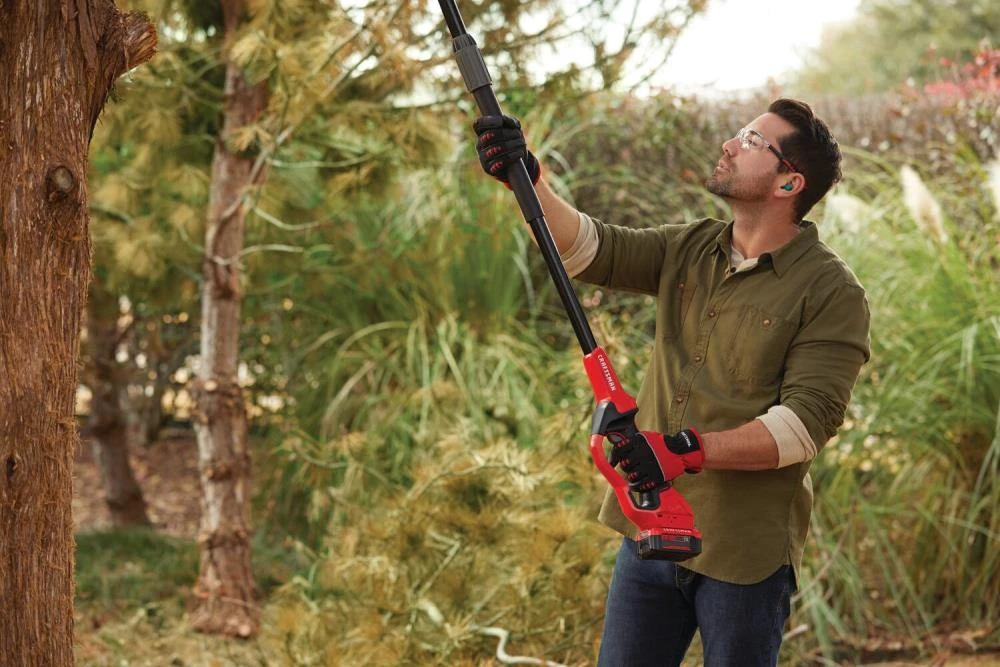 CRAFTSMAN Chainsaws & Pole Saws V20 20-Volt 8-in Cordless Electric Pole Saw (Battery Not Included) 7 CRAFTSMAN Chainsaws & Pole Saws V20 20-Volt 8-in Cordless Electric Pole Saw (Battery Not Included) - Image 7